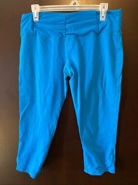 Capri legging in bright blue